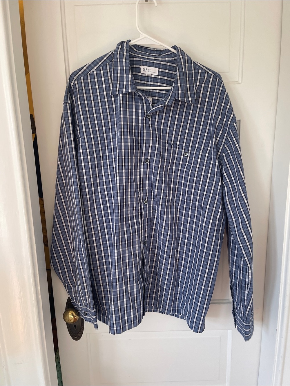 GAP Men's Navy and White Plaid Button-Down Shirt